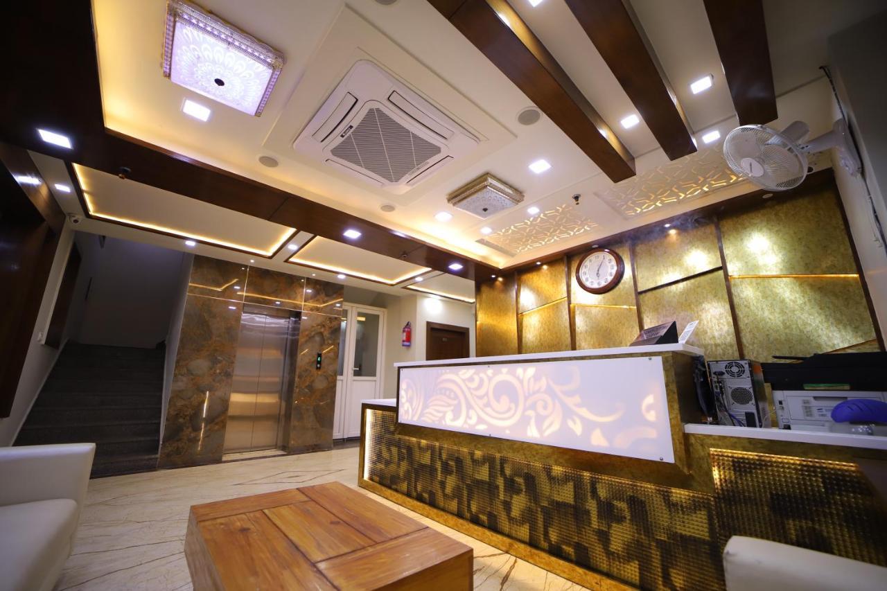 Hotel Royal Phoenix Агра Екстериор снимка