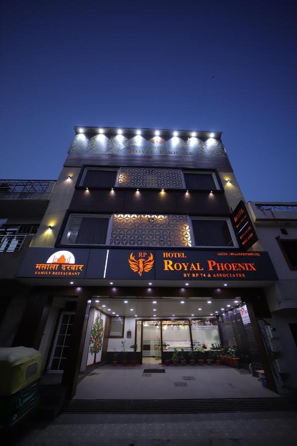 Hotel Royal Phoenix Агра Екстериор снимка