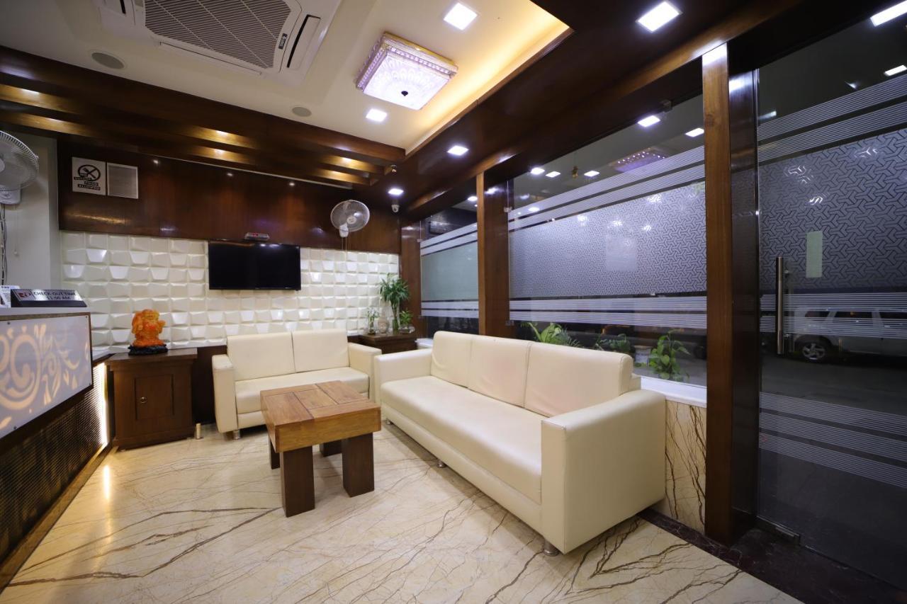Hotel Royal Phoenix Агра Екстериор снимка