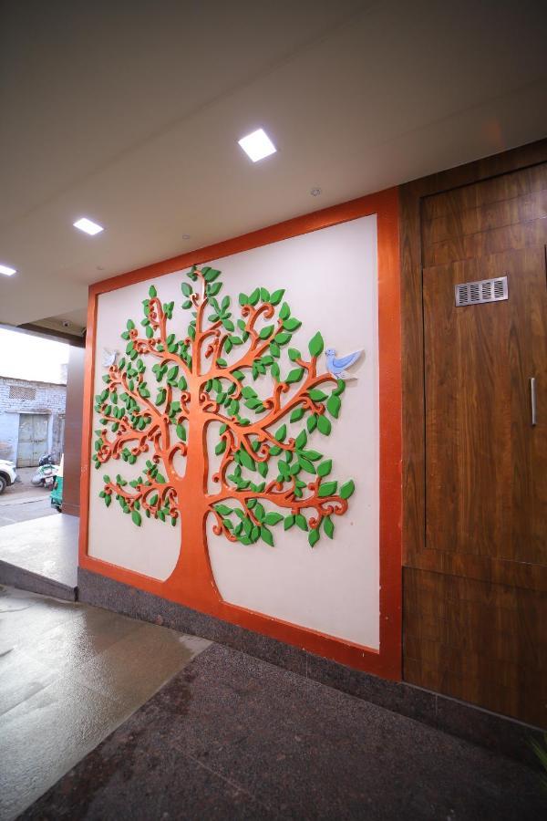 Hotel Royal Phoenix Агра Екстериор снимка