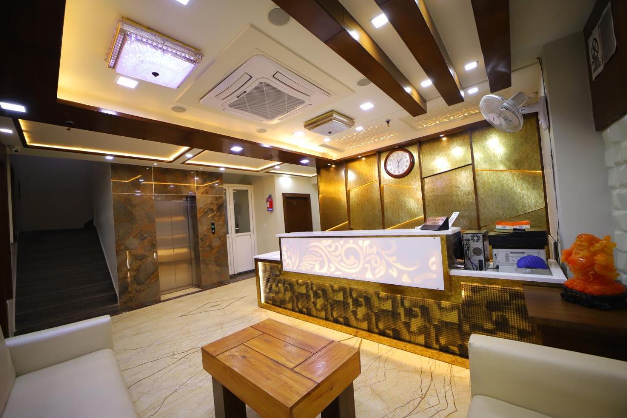 Hotel Royal Phoenix Агра Екстериор снимка