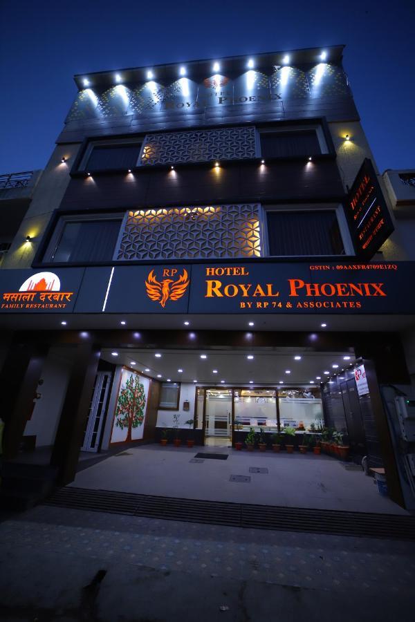 Hotel Royal Phoenix Агра Екстериор снимка
