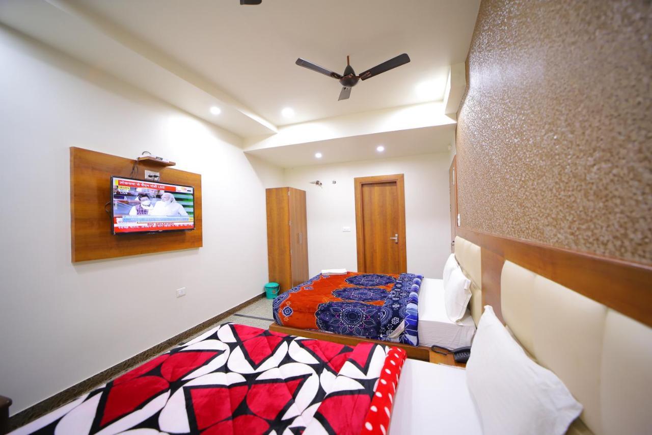 Hotel Royal Phoenix Агра Екстериор снимка