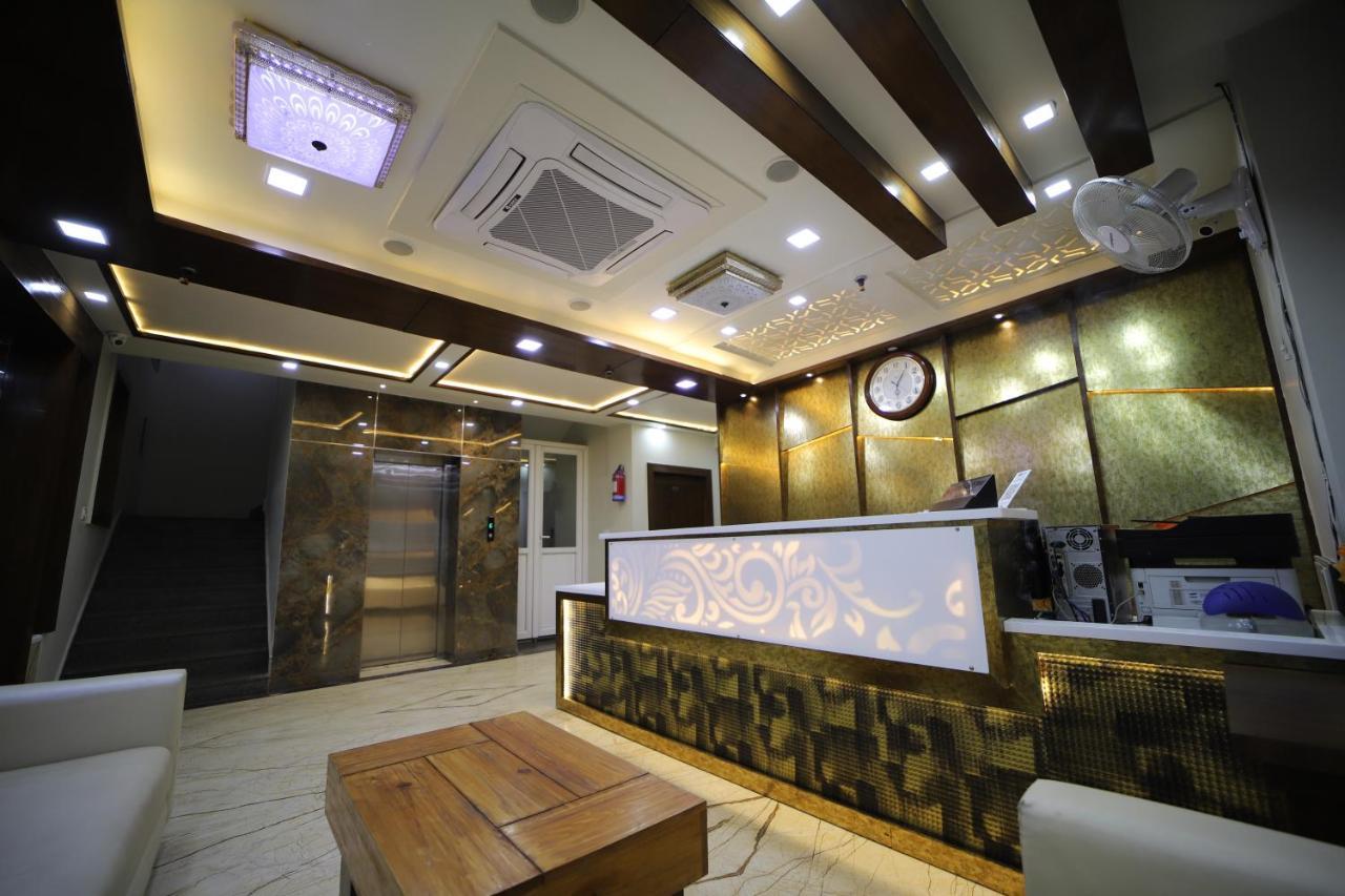 Hotel Royal Phoenix Агра Екстериор снимка