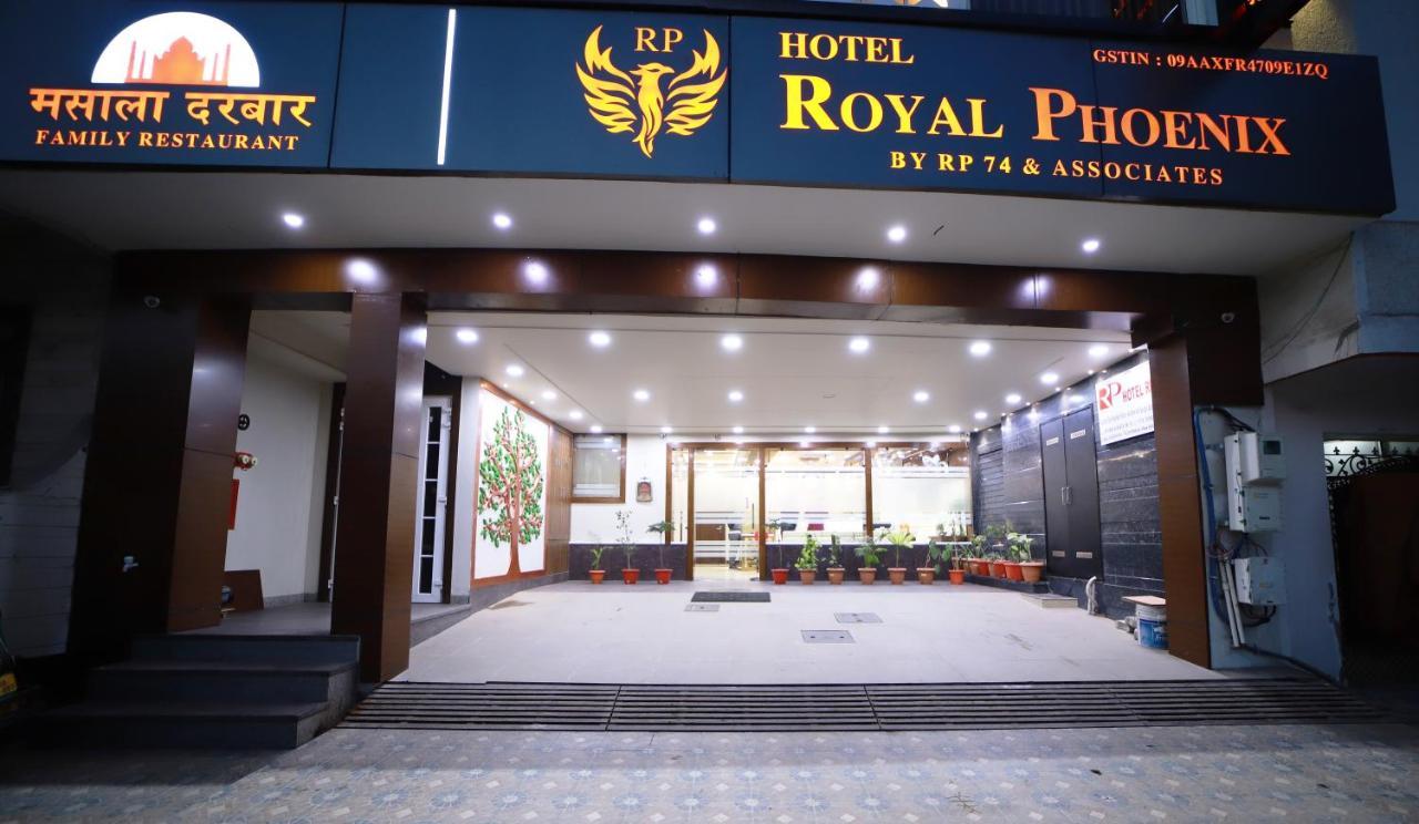 Hotel Royal Phoenix Агра Екстериор снимка